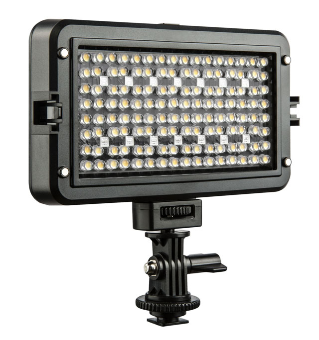 Viltrox RB10 RGB LED světlo na bílém pozadí