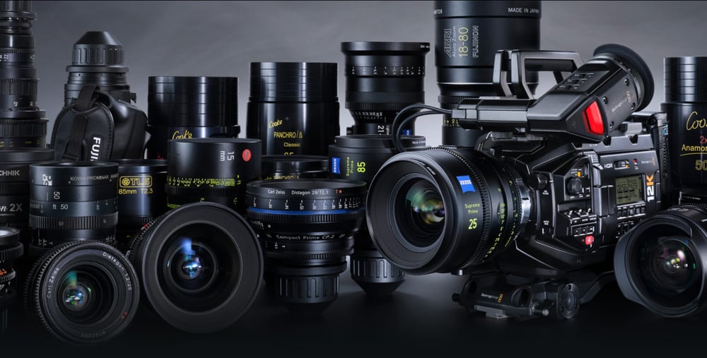 Blackmagic URSA Mini Pro 12K – Zamenljiv bajonet PL, EF in F