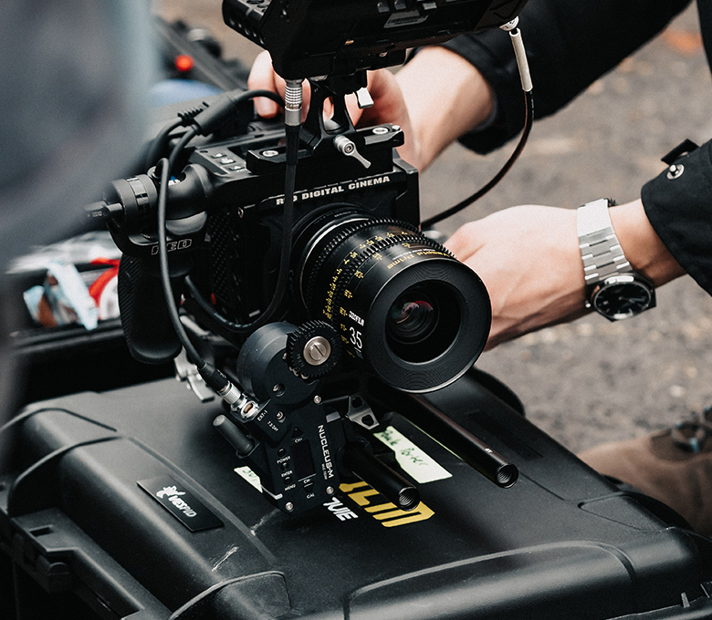Objektiv DZOFILM Vespid Prime na filmski kameri