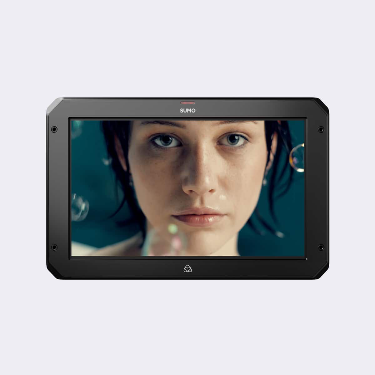 Atomos Sumo 19SE – pogled od spredaj