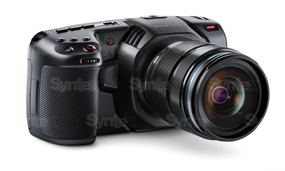 Sprednji pogled na Blackmagic Pocket Cinema Camera 4K