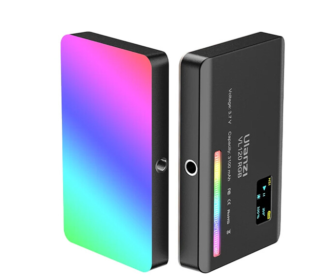 Ulanzi VL120 RGB LED video světlo v černé barvě