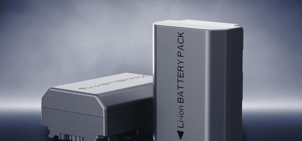 Dve bateriji po 2600 mAh