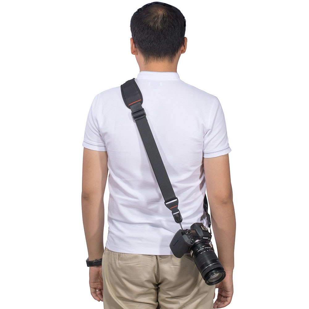 Ramenski trak za fotoaparat