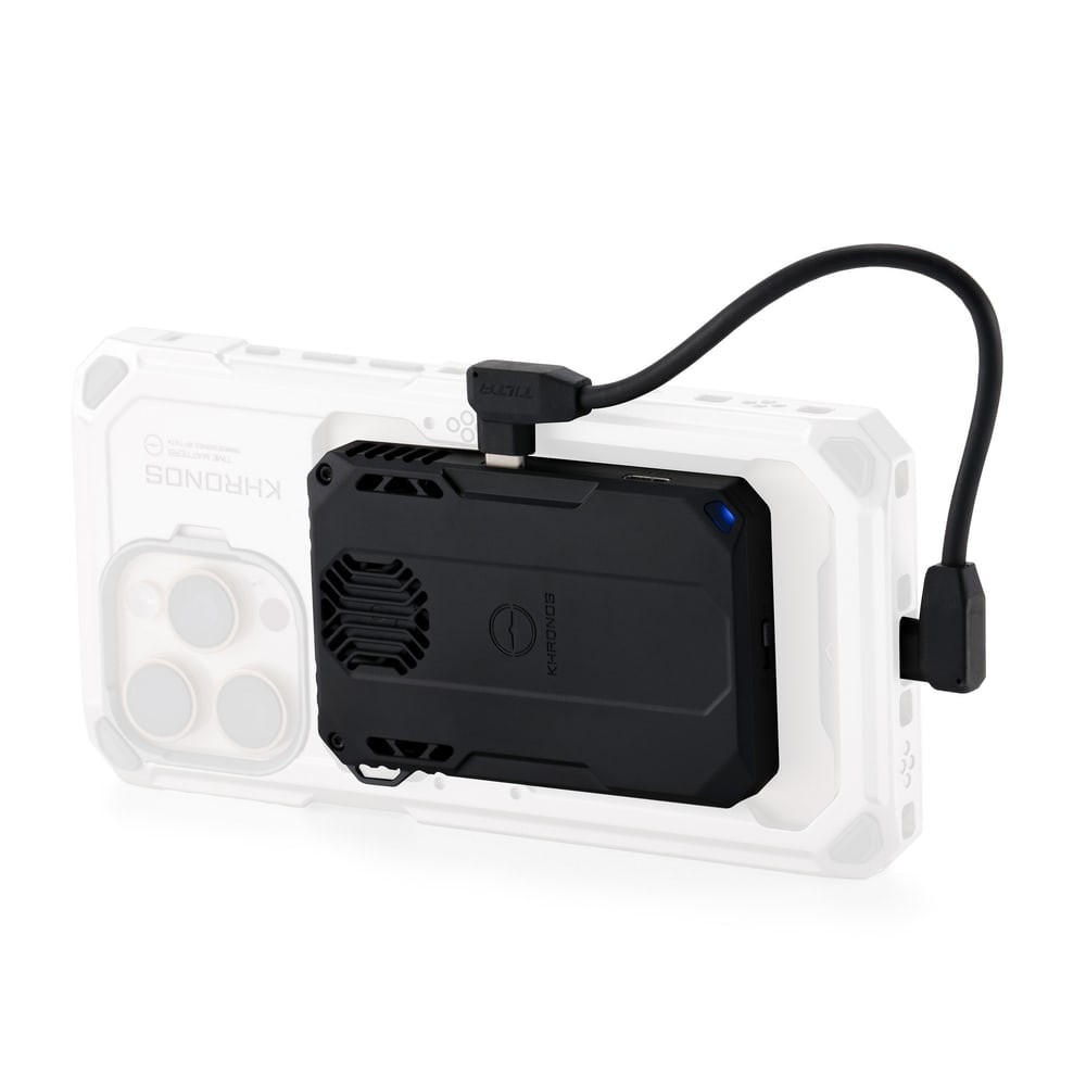 Z magnetom na ovitek ali na gol telefon