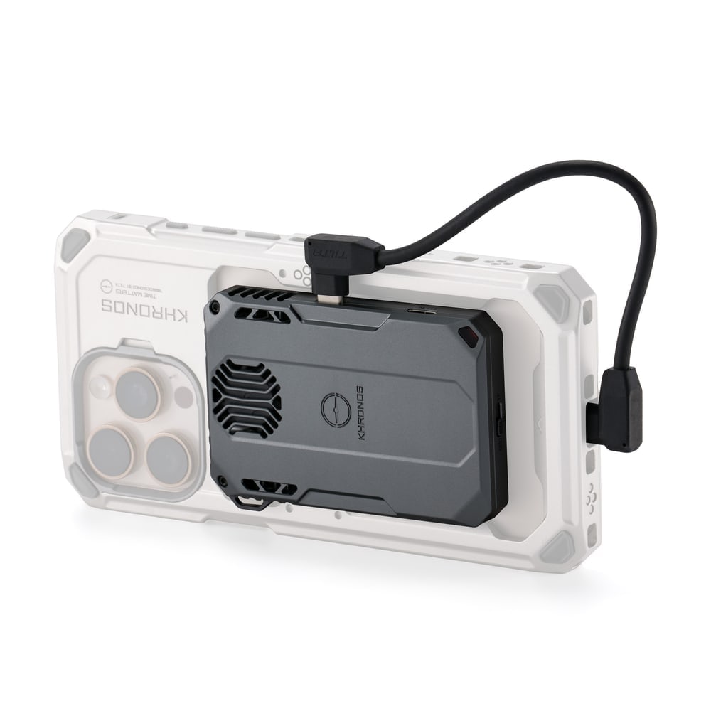 Z magnetom na ovitek ali na gol telefon