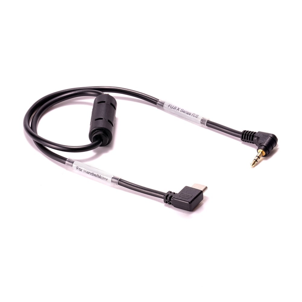 USB-C na ročaju, 2,5 mm priključek daljinskega sprožilca Fujifilm X na kameri