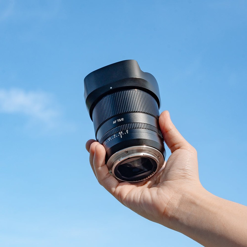 TTArtisan AF 75mm F2 – Kovinsko ohišje in senčnik objektiva