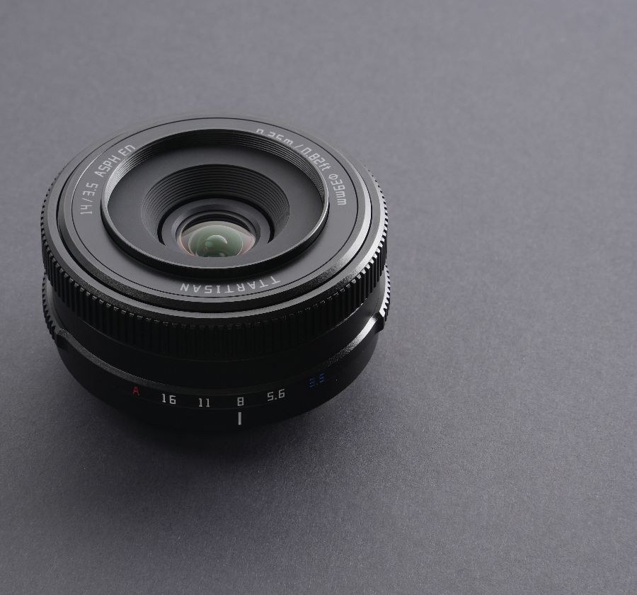 TTArtisan APS-C AF 14mm F3.5 – Ploščat in lahek